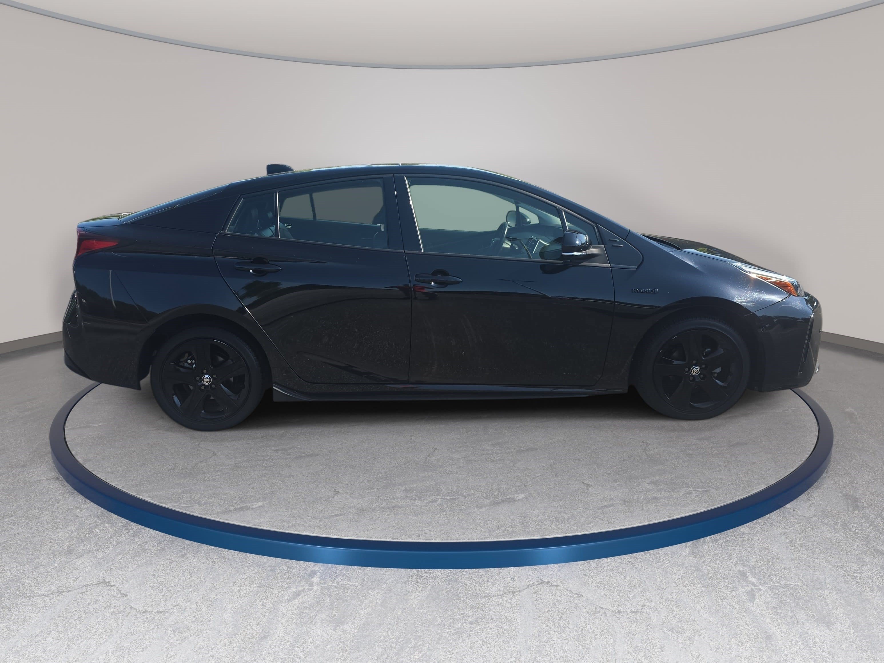 Used 2022 Toyota Prius FWD image 4