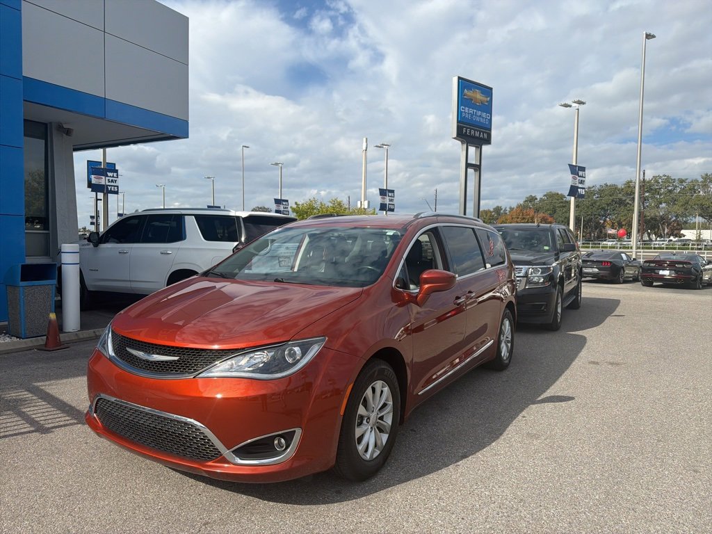 Used 2018 Chrysler Pacifica Touring-L image 6