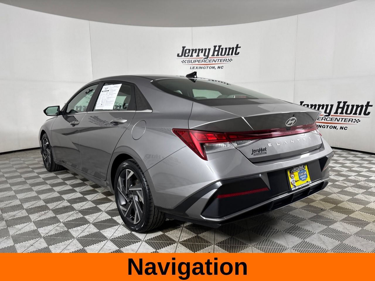 Used 2024 Hyundai Elantra SEL w/ Convenience Package FWD image 8