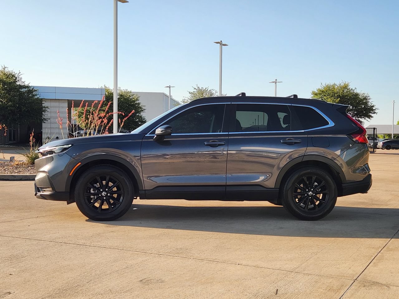 Used 2023 Honda CR-V Sport image 4