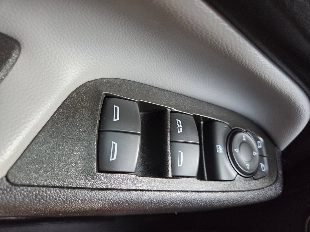Used 2023 Chevrolet Equinox LS FWD image 20