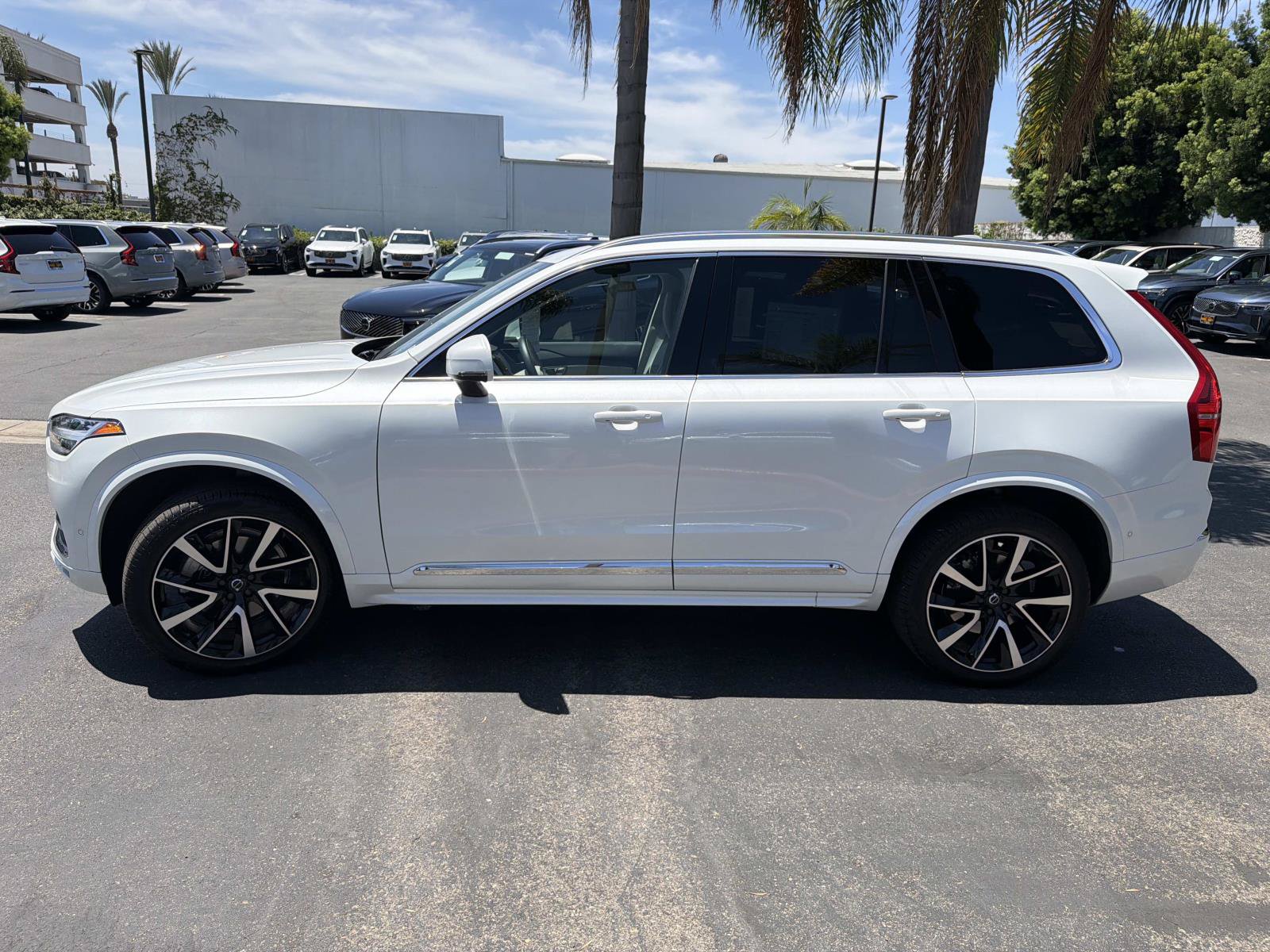 Certified 2023 Volvo XC90 B5 Plus w/ Protection Package Premier AWD/4WD image 8