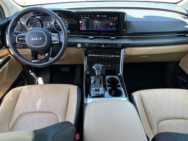 Used 2024 Kia Carnival EX FWD image 16