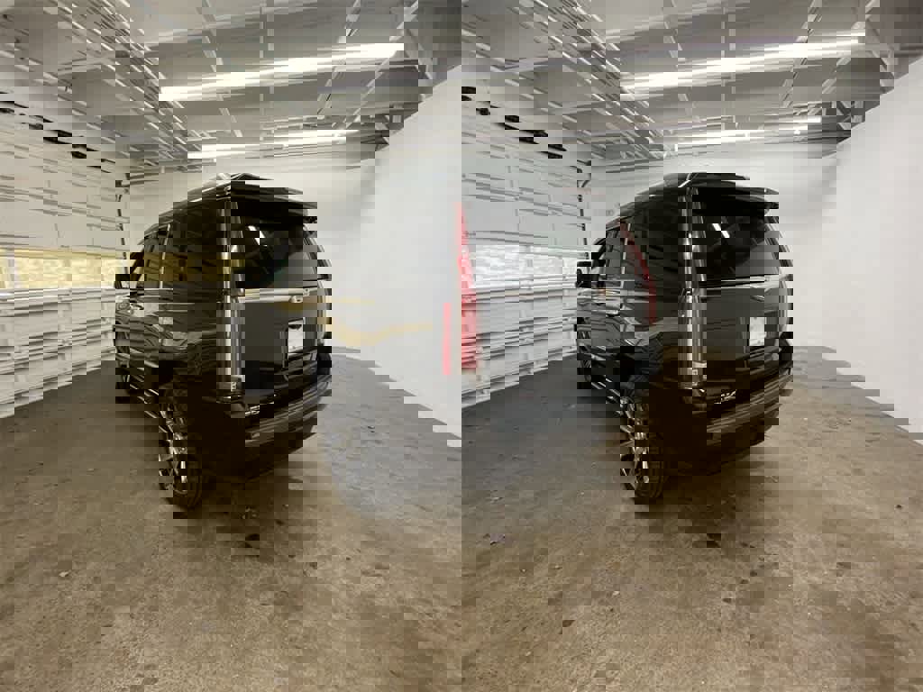 Used 2018 Cadillac Escalade Platinum image 4