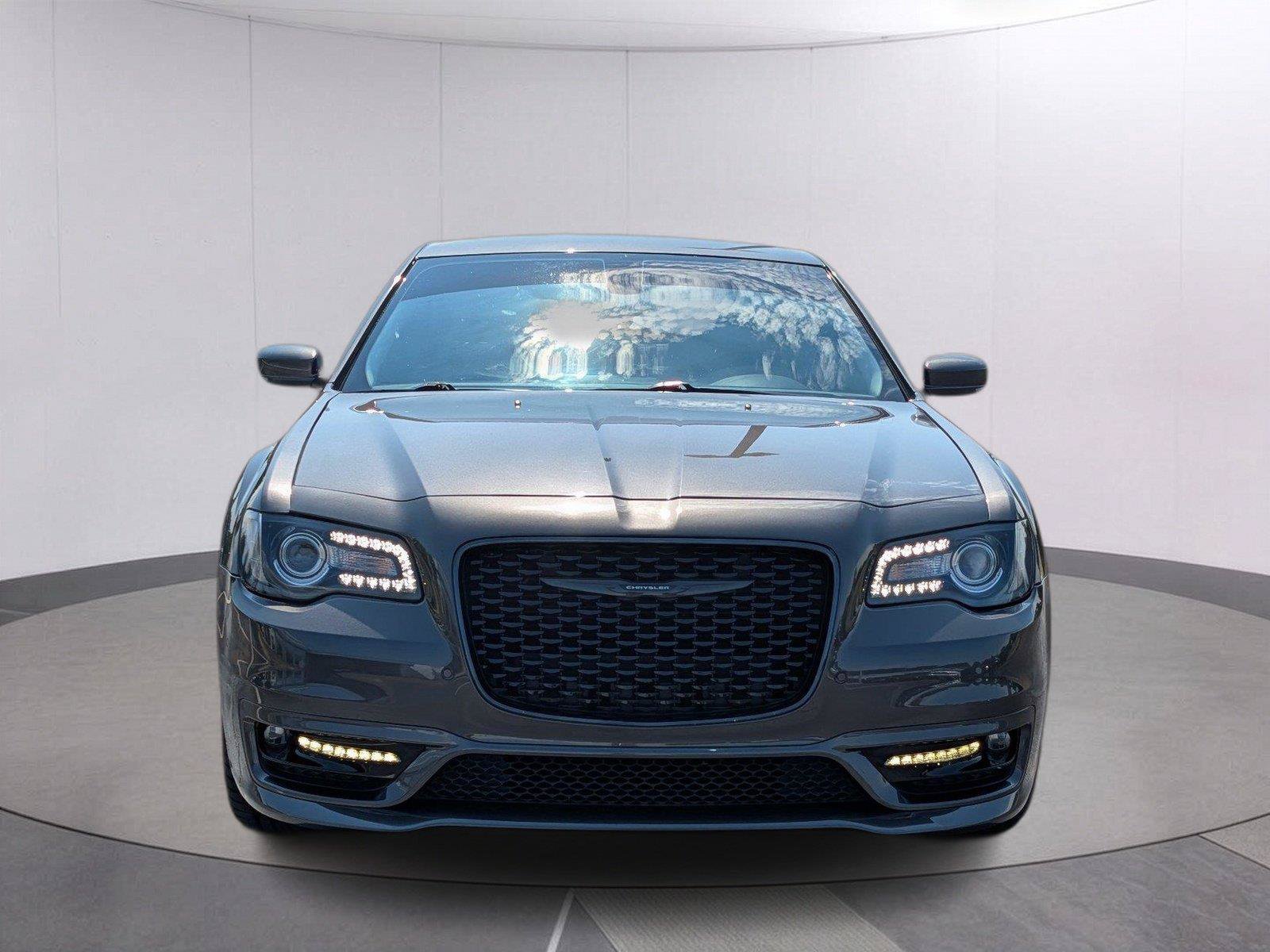 Used 2023 Chrysler 300 Touring L w/ Comfort Group RWD image 8