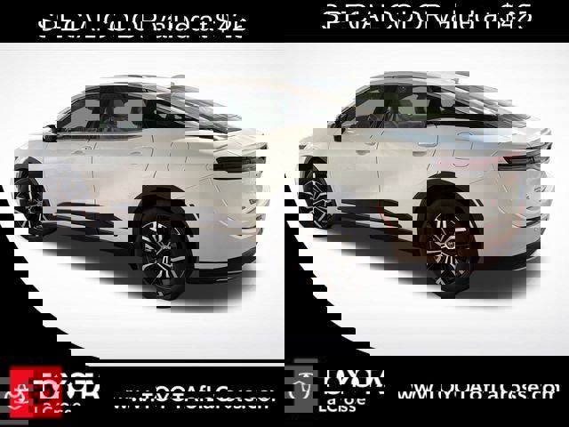 Used 2023 Toyota Crown Limited image 2