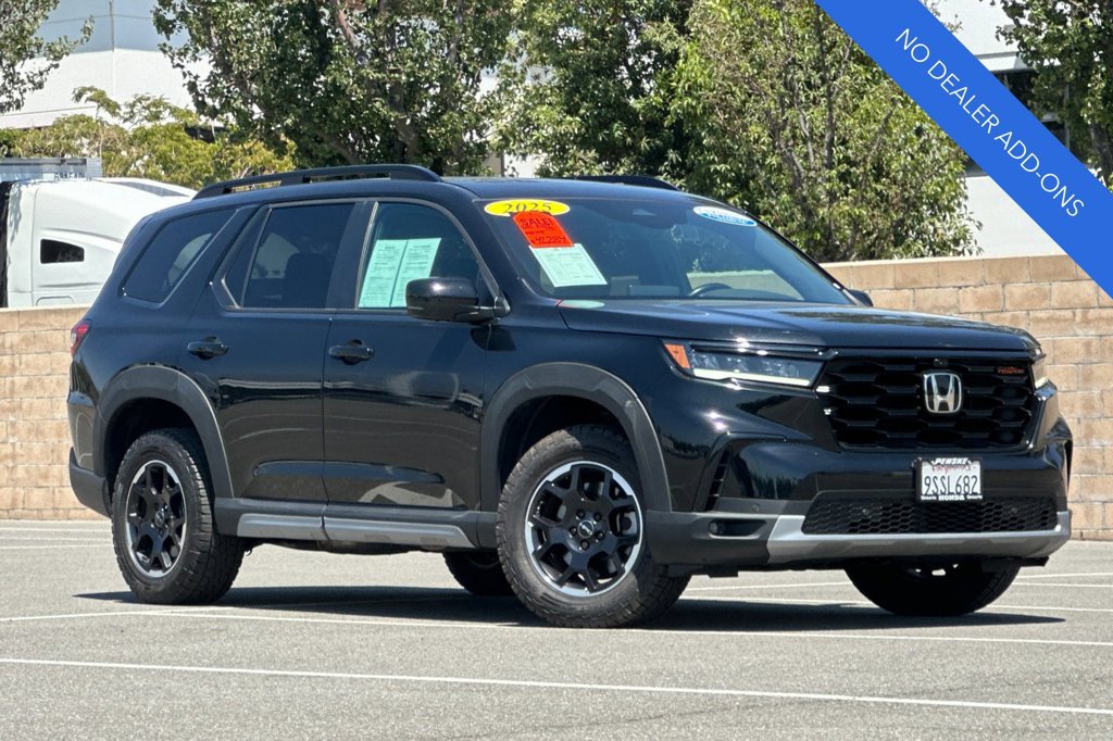 Certified 2025 Honda Pilot TrailSport image 2