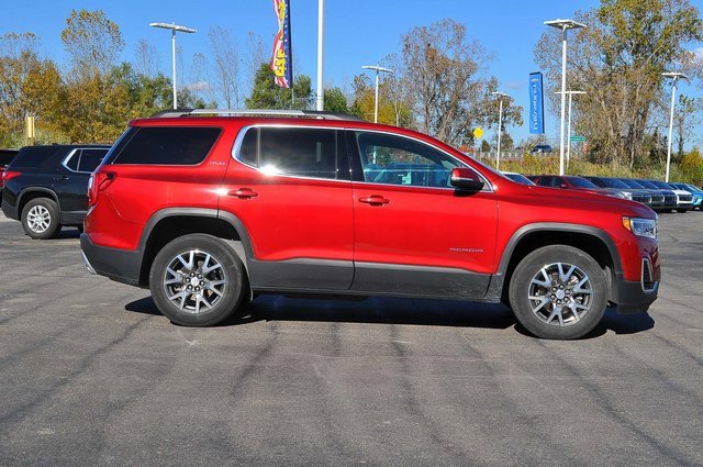 Used 2023 GMC Acadia SLE w/ Driver Convenience Package image 2