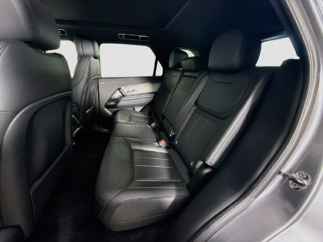 Used 2025 Land Rover Range Rover Sport SE AWD/4WD image 24