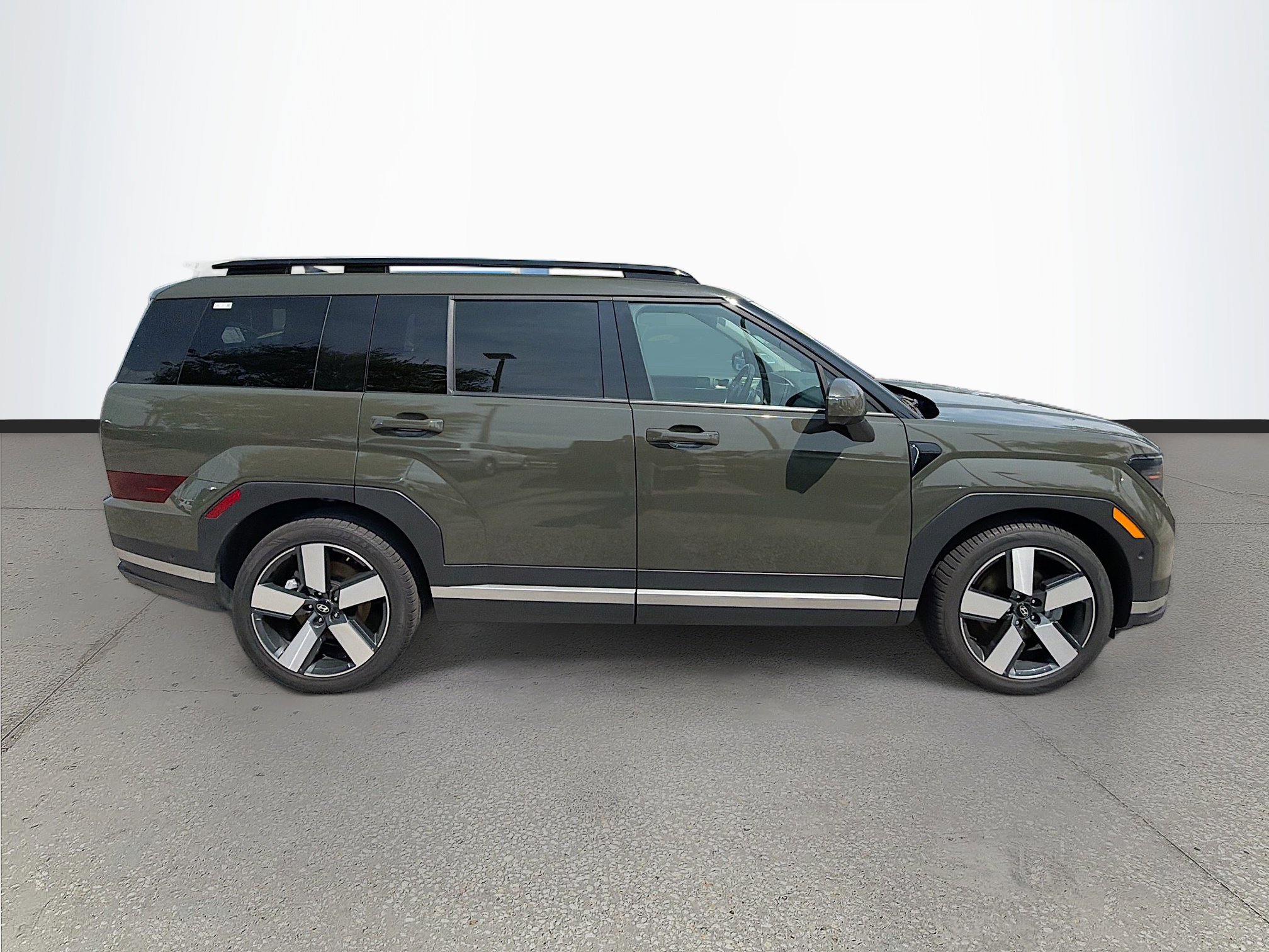 Used 2024 Hyundai Santa Fe Limited image 4