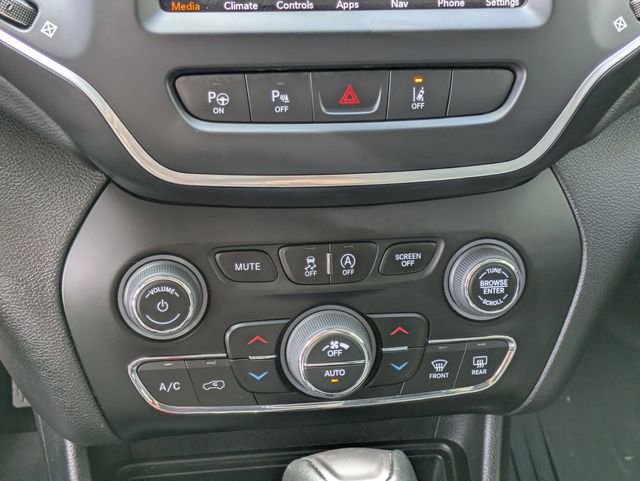 Certified 2023 Jeep Cherokee Altitude Lux w/ Mopar Interior Package image 21