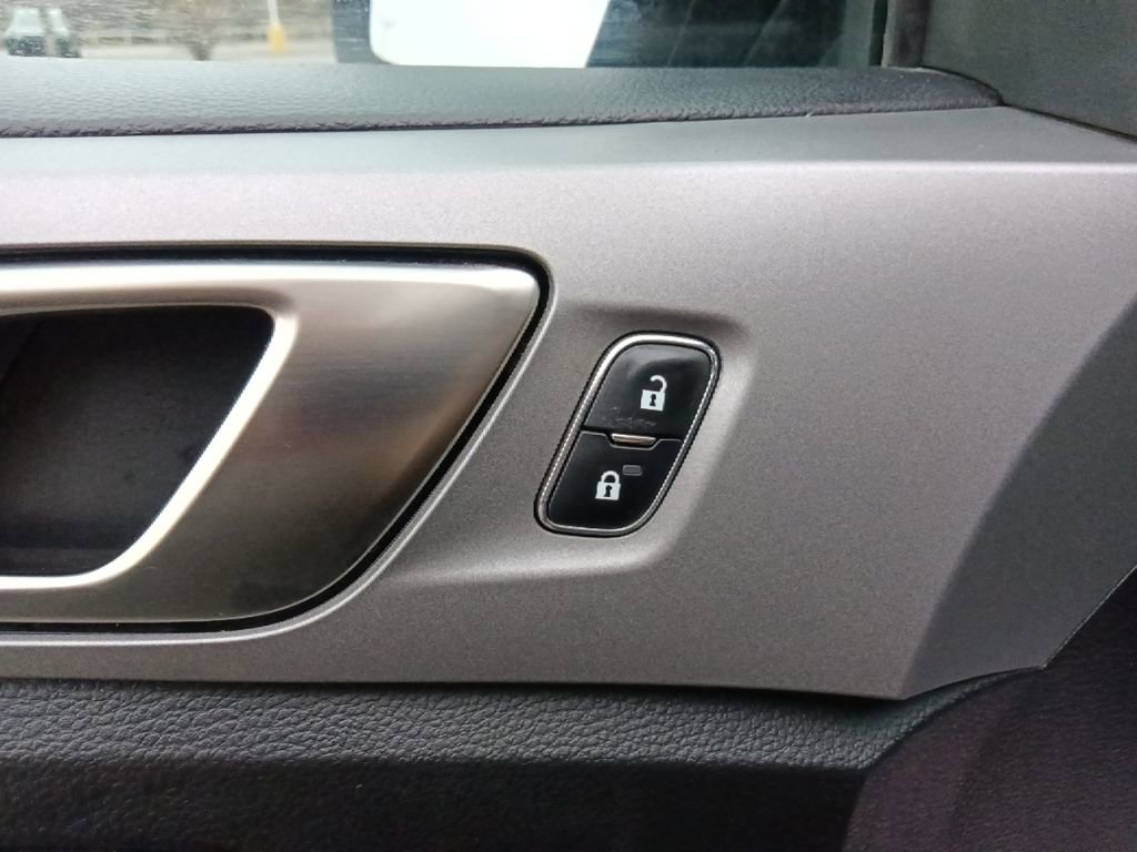 Used 2023 Ford Ranger XLT w/ Equipment Group 301A Mid image 12