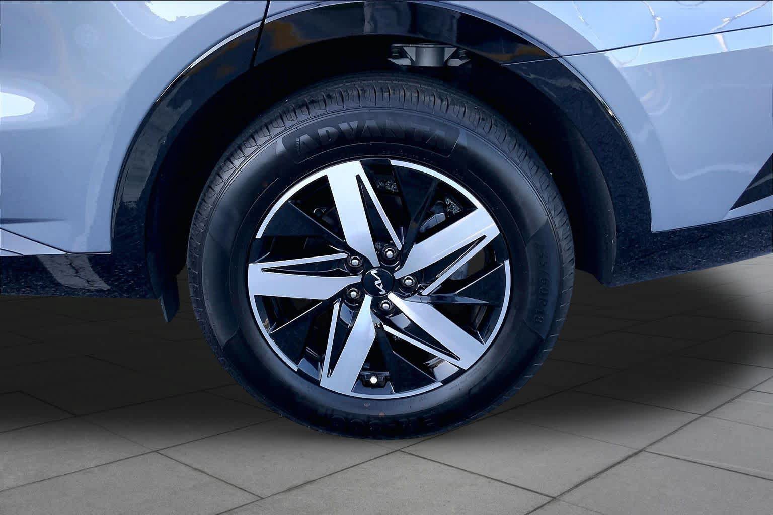 Used 2023 Kia Sorento S w/ Panoramic Sunroof Package FWD image 10