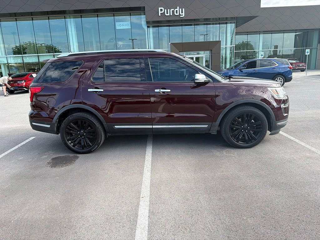 Used 2018 Ford Explorer Platinum AWD/4WD image 3