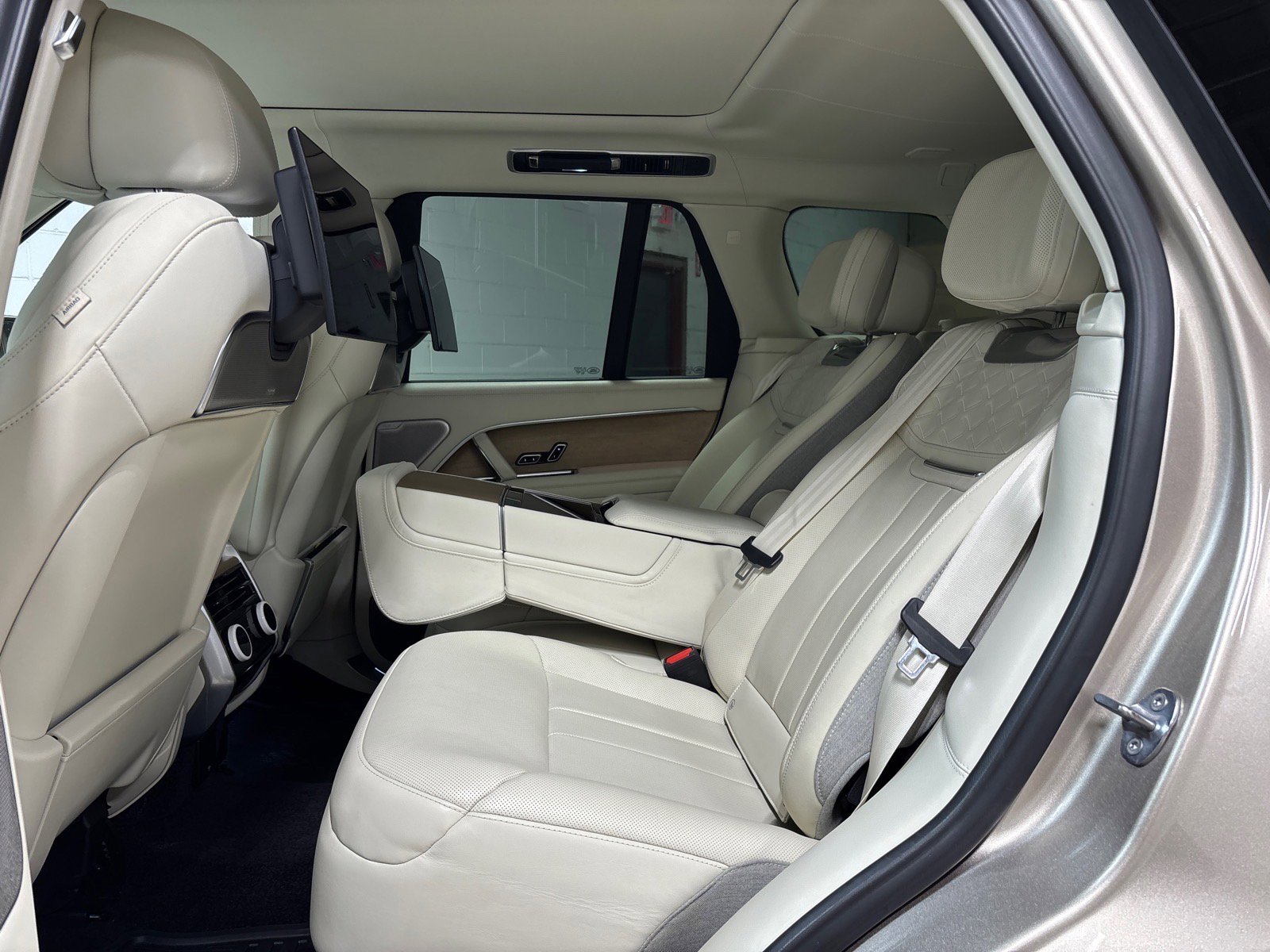 Used 2023 Land Rover Range Rover SV AWD/4WD image 27