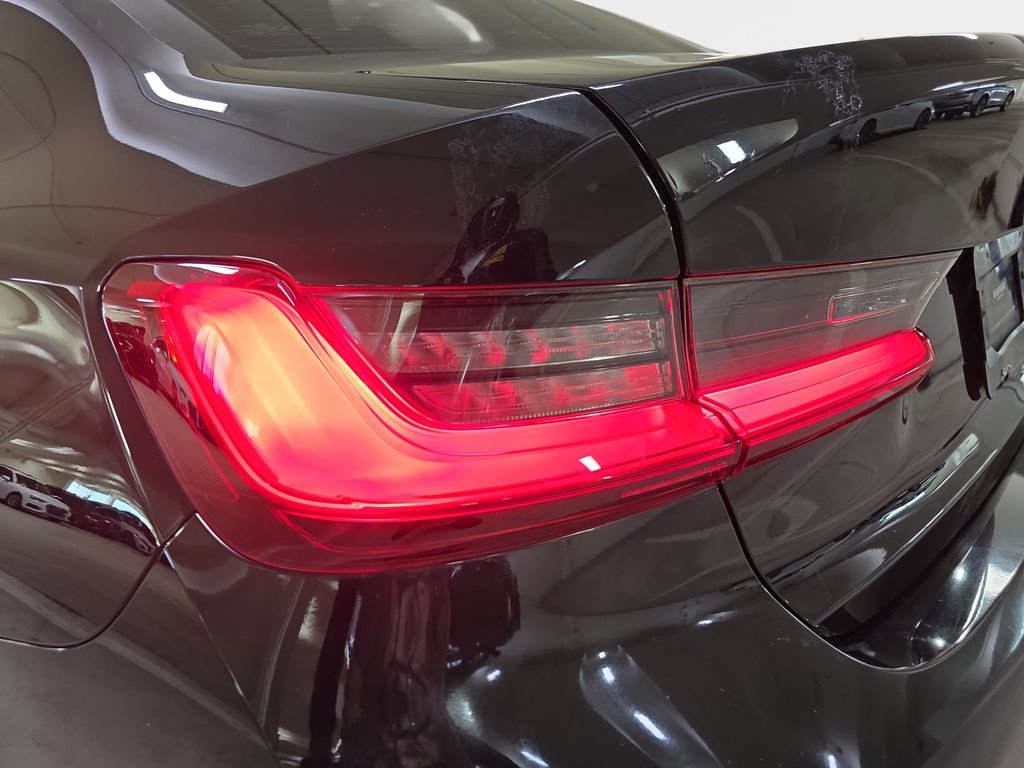 Used 2020 BMW 330i Sedan w/ Convenience Package RWD image 32