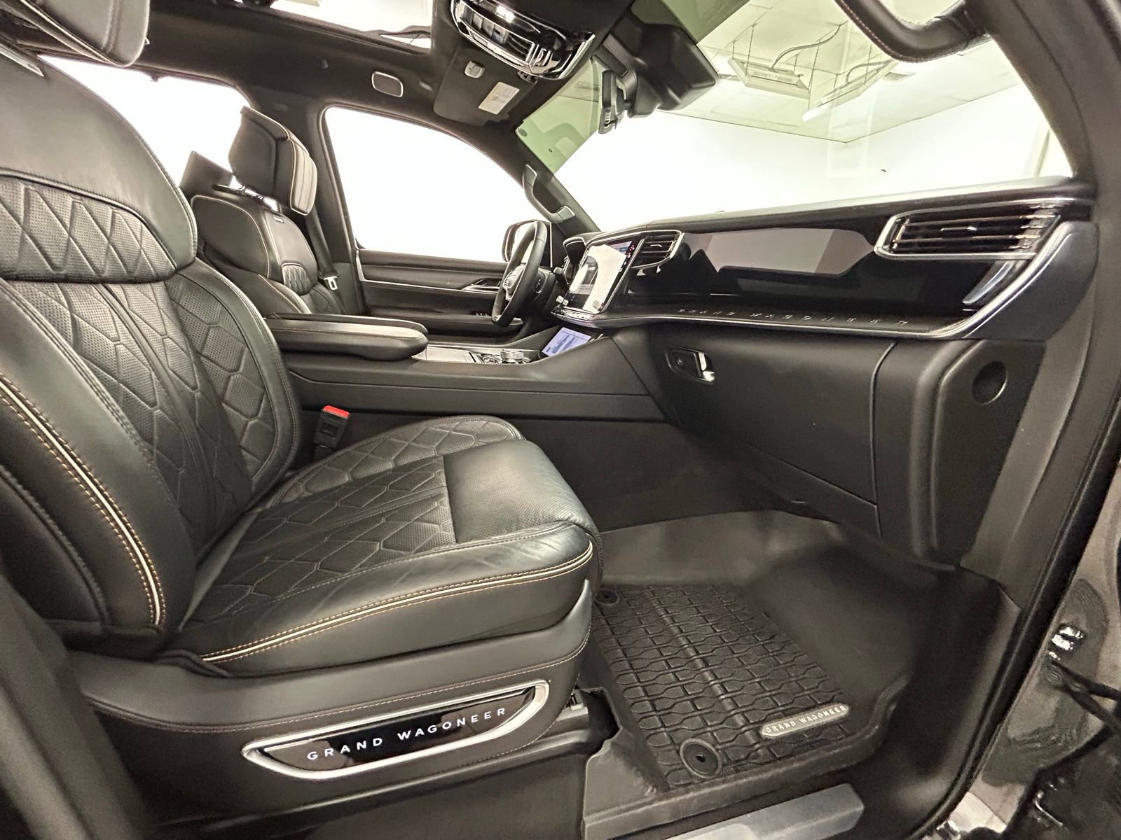 Used 2024 Jeep Grand Wagoneer L Series III w/ Rear Seat Video Group 1 image 44