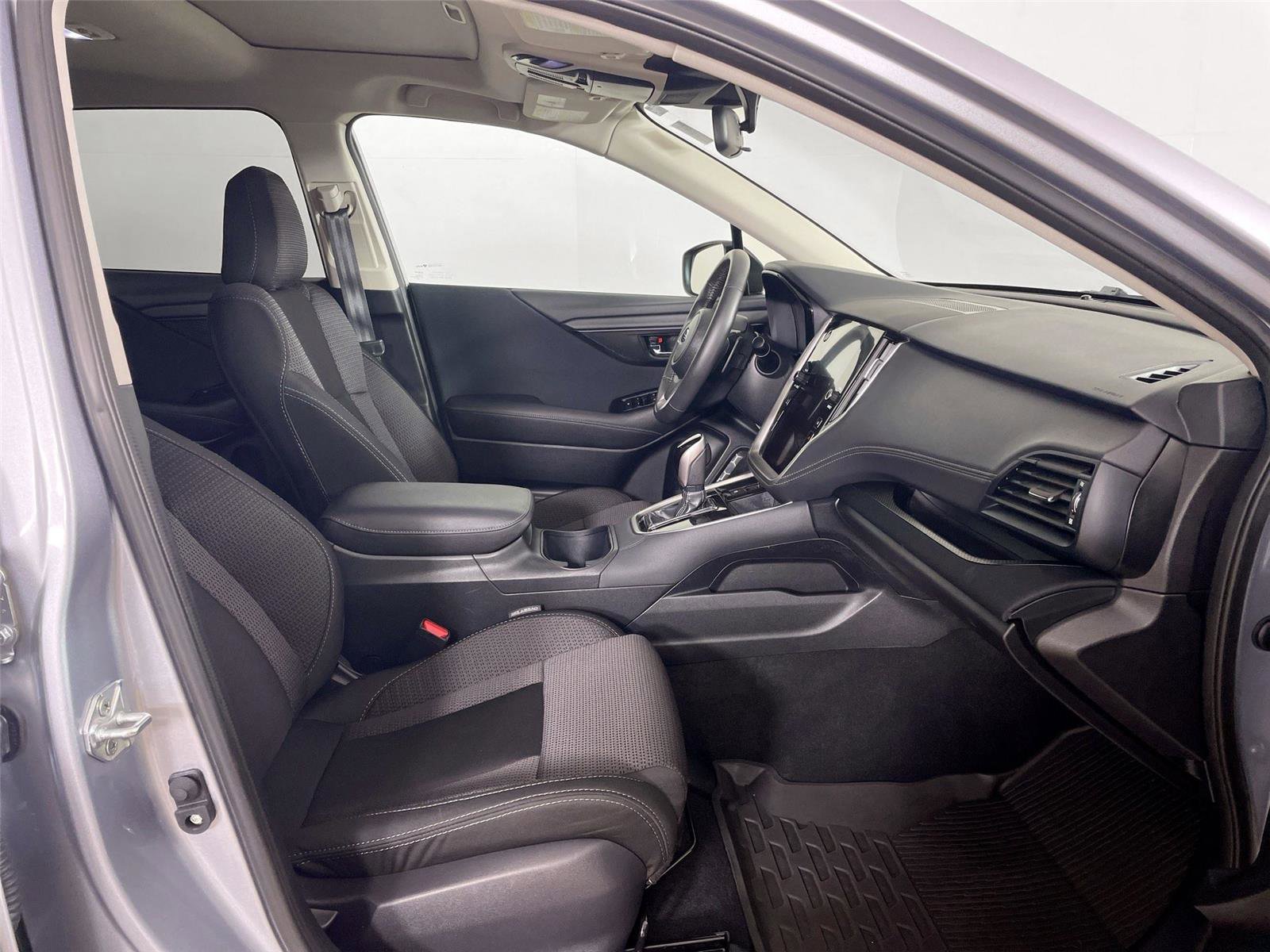 Used 2025 Subaru Outback Premium image 28