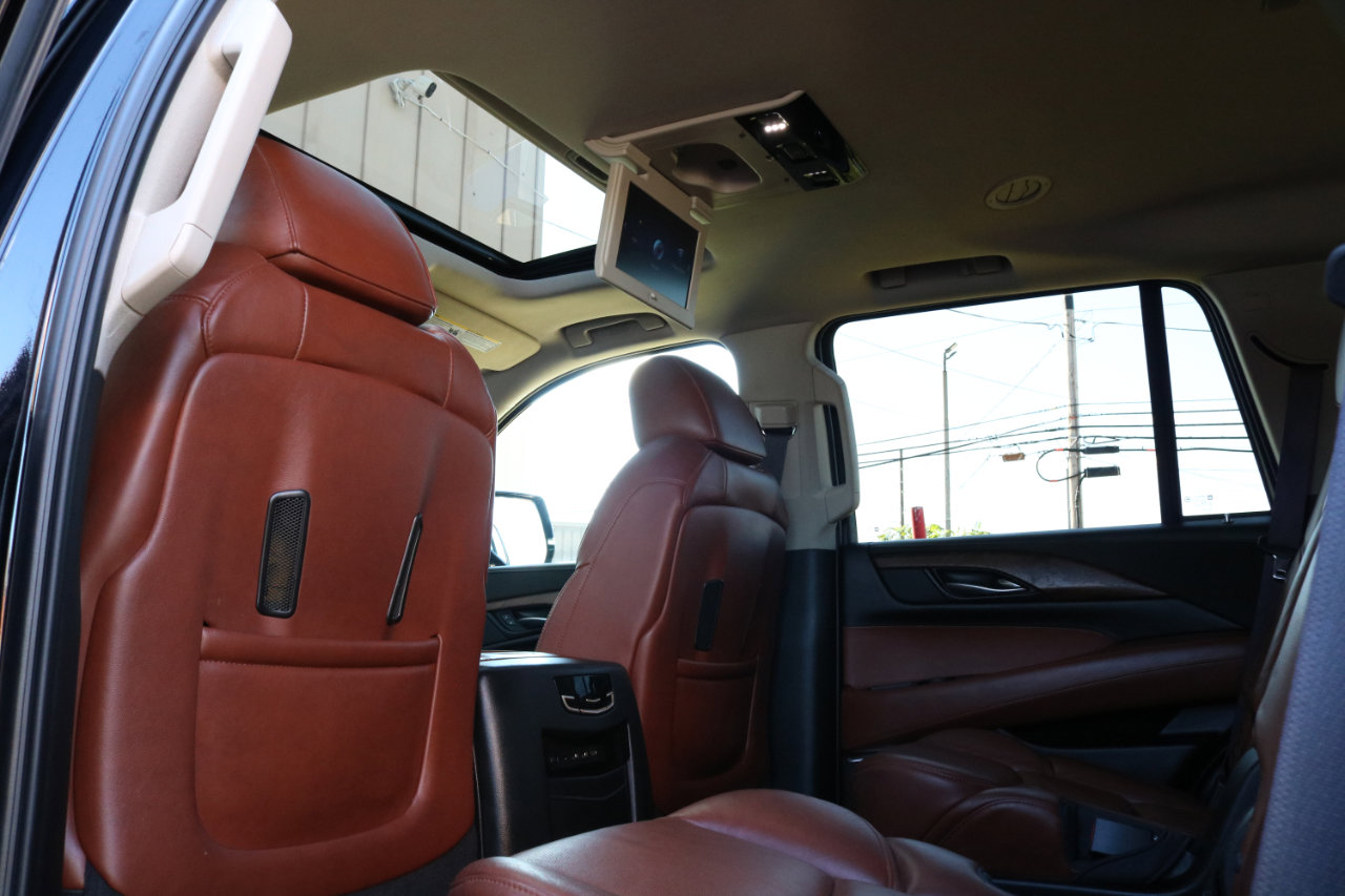 Used 2017 Cadillac Escalade Premium Luxury image 41