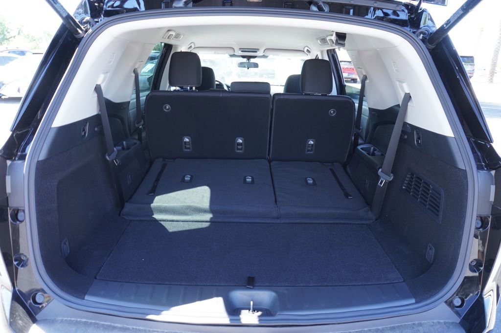 New 2025 Nissan Pathfinder SV image 8