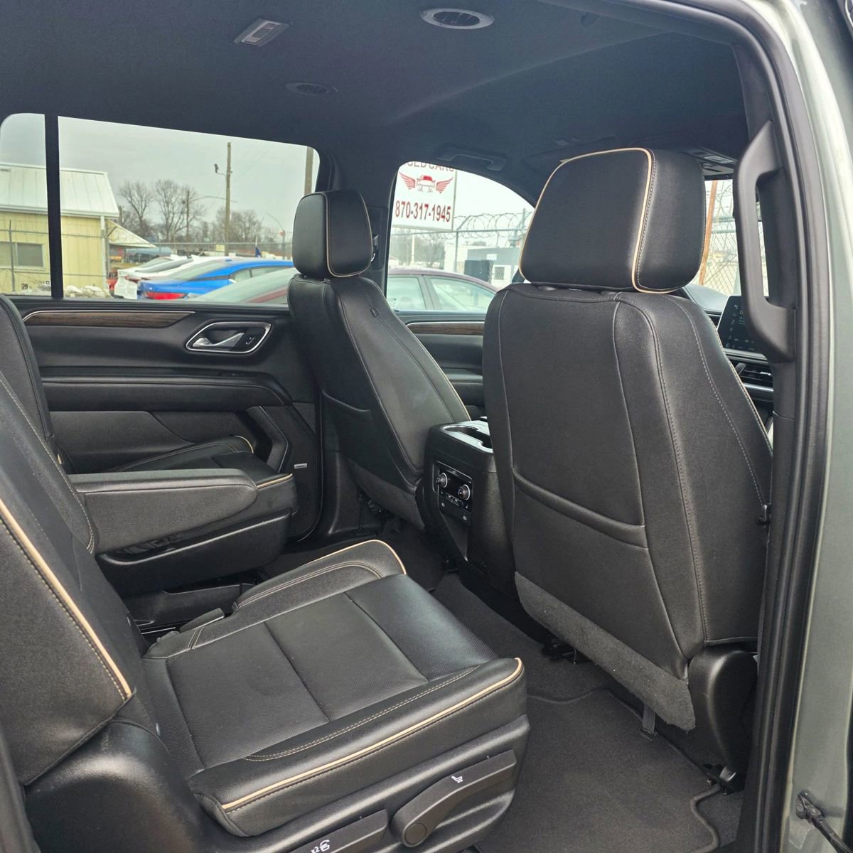 Used 2023 Chevrolet Suburban Premier RWD image 13