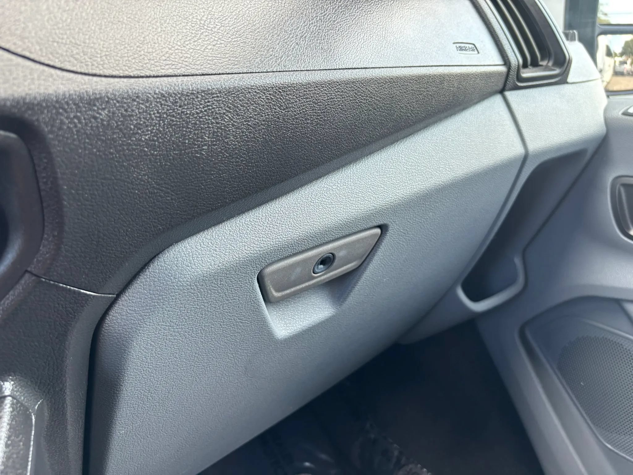 Used 2018 Ford Transit 150 XL RWD image 29