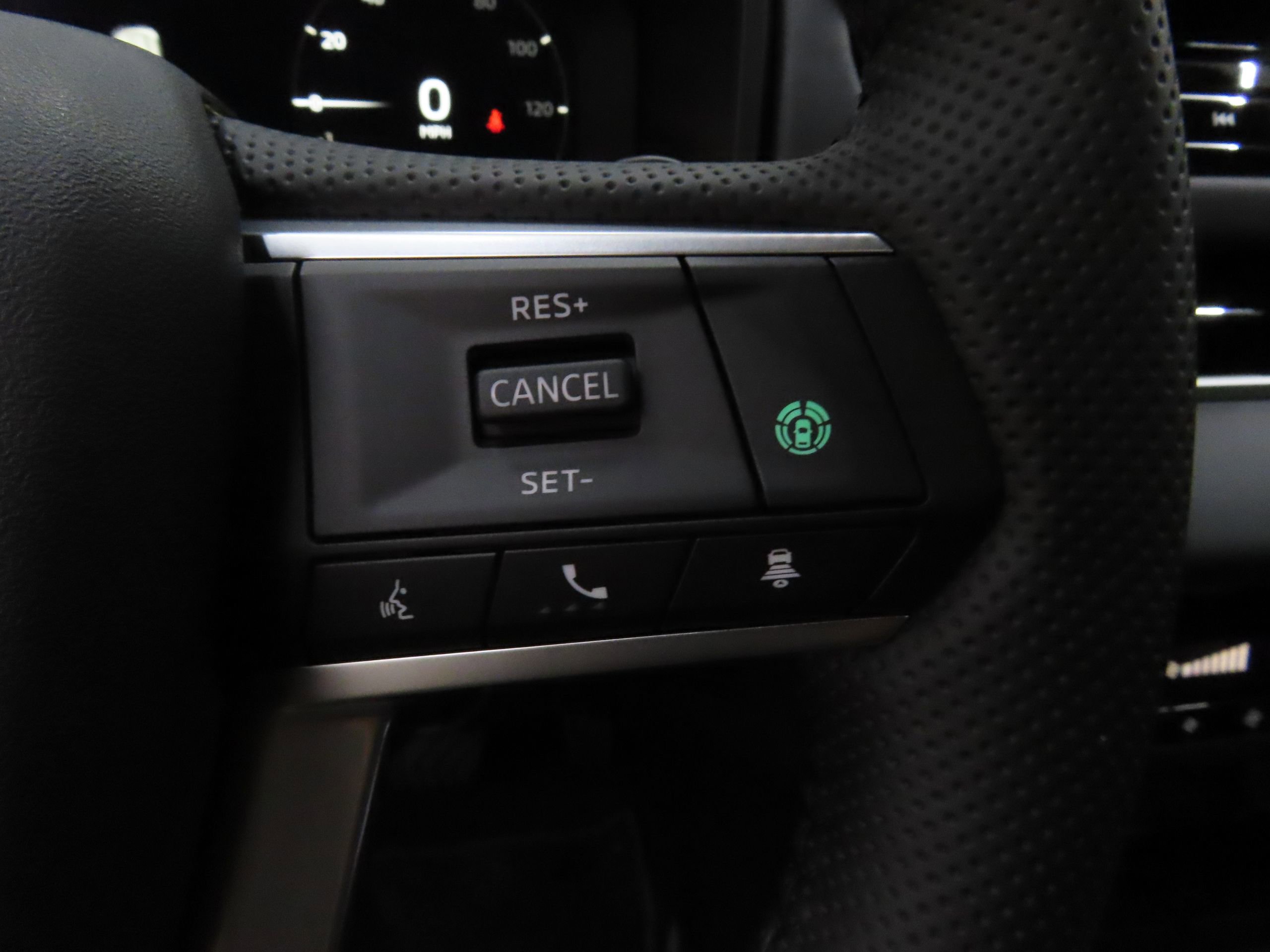 New 2025 Mitsubishi Outlander SE image 13