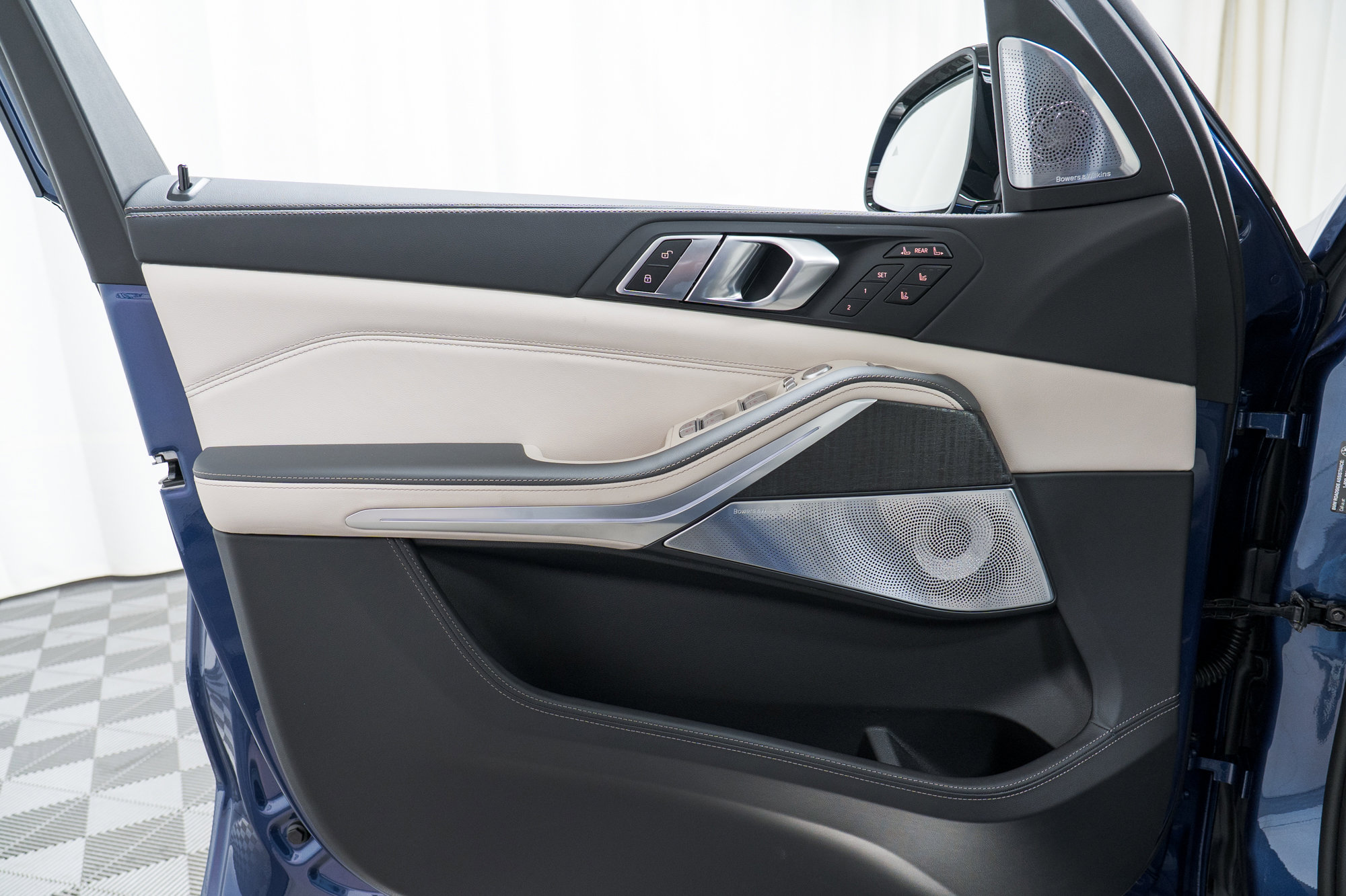 New 2026 BMW ALPINA XB7 image 11