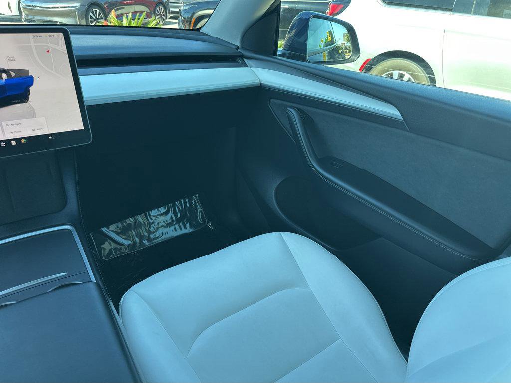 Used 2023 Tesla Model Y Long Range image 18