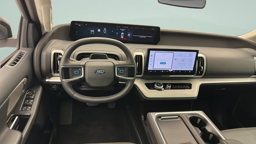Used 2025 Ford Expedition Active AWD/4WD image 11