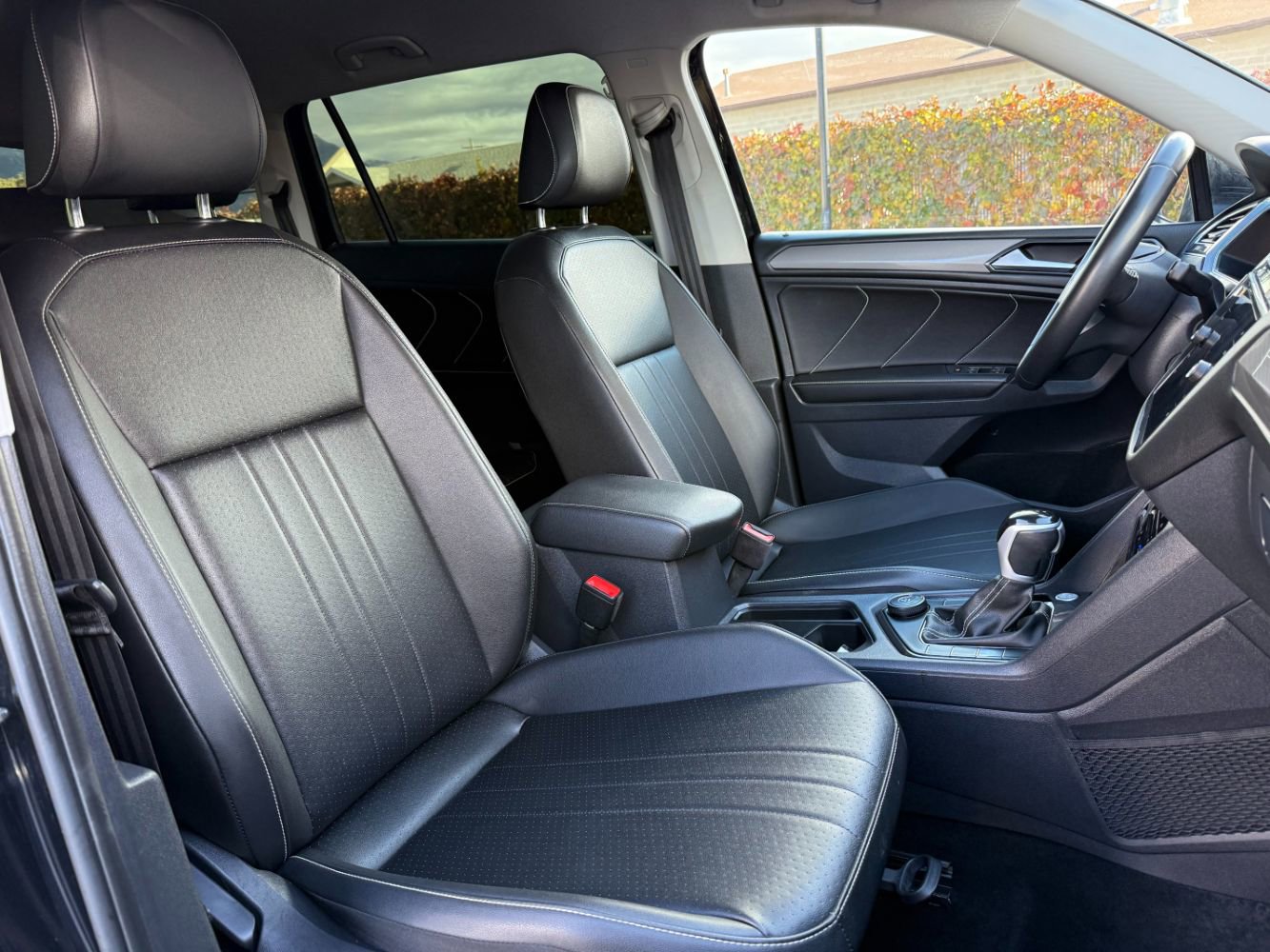 Used 2023 Volkswagen Tiguan SE image 22