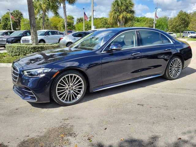 Used 2022 Mercedes-Benz S 580 4MATIC Sedan image 3