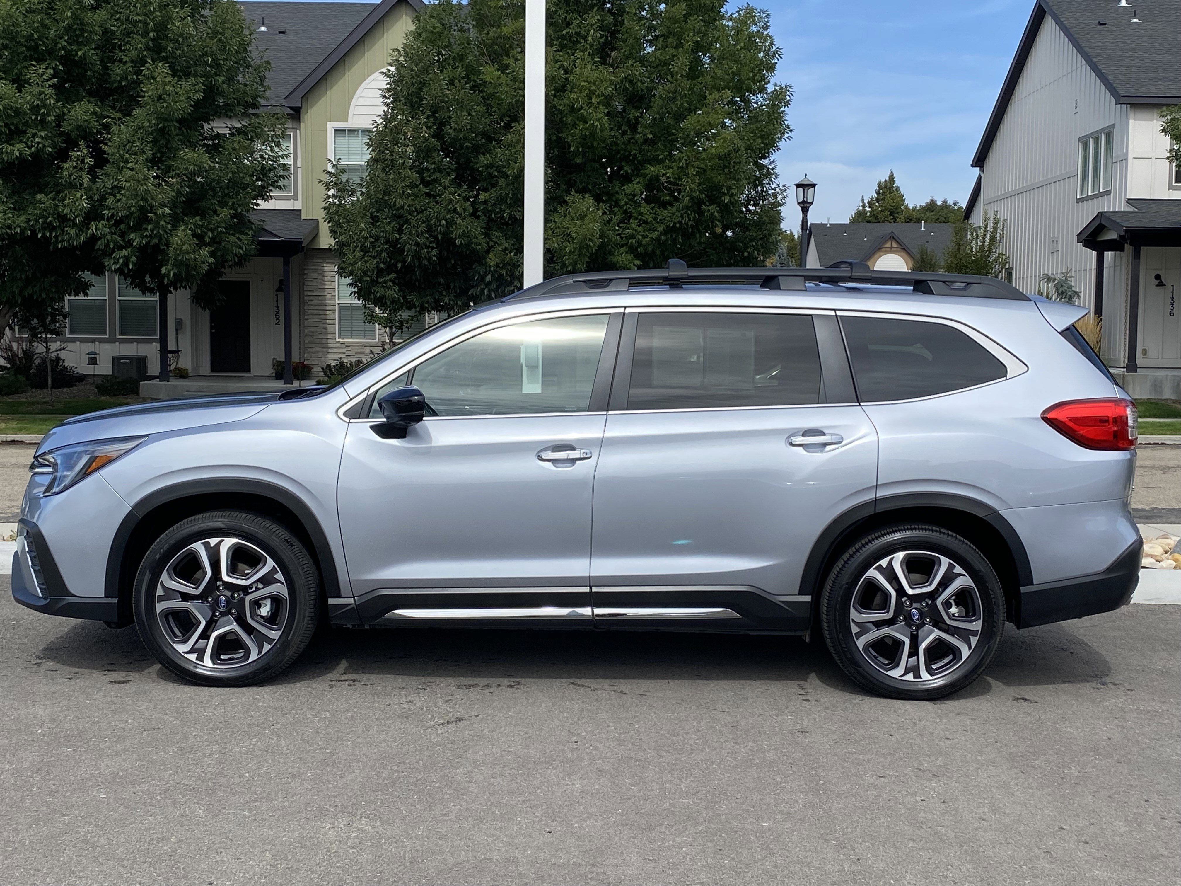 Used 2025 Subaru Ascent Touring w/ Popular Package #2 image 3