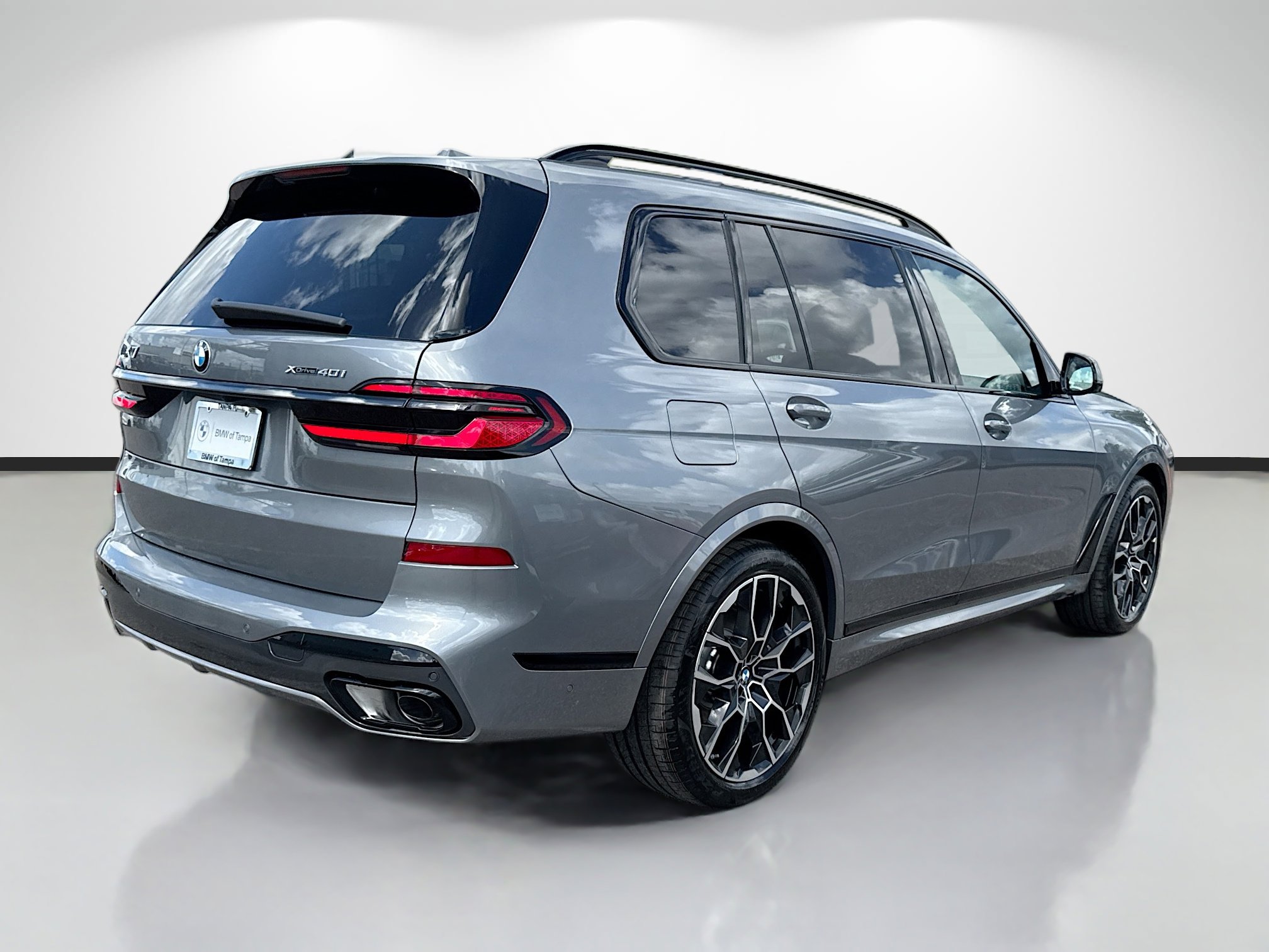 New 2026 BMW X7 xDrive40i w/ M Sport Package image 3