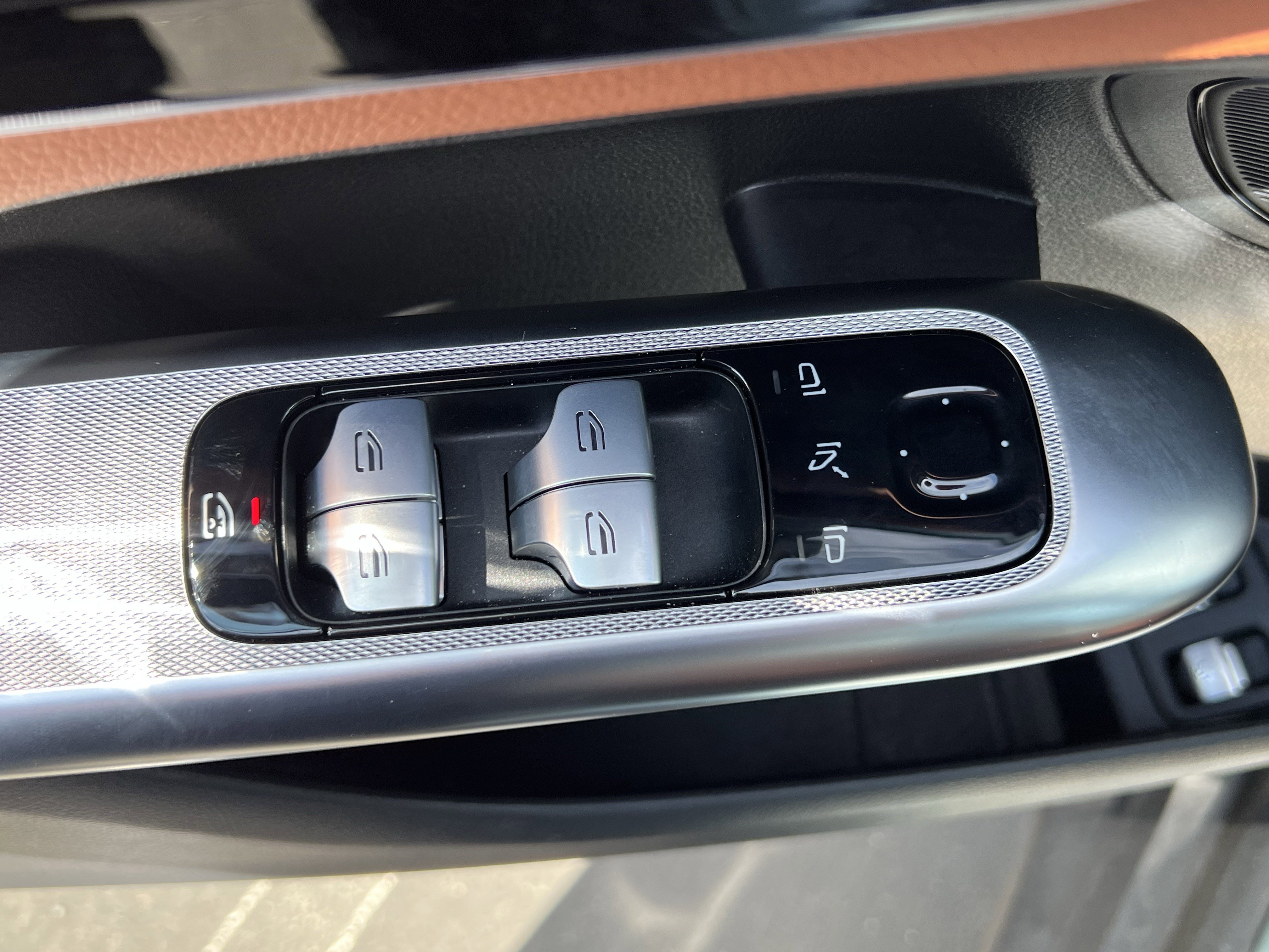 Used 2025 Mercedes-Benz GLC 350e 4MATIC image 15