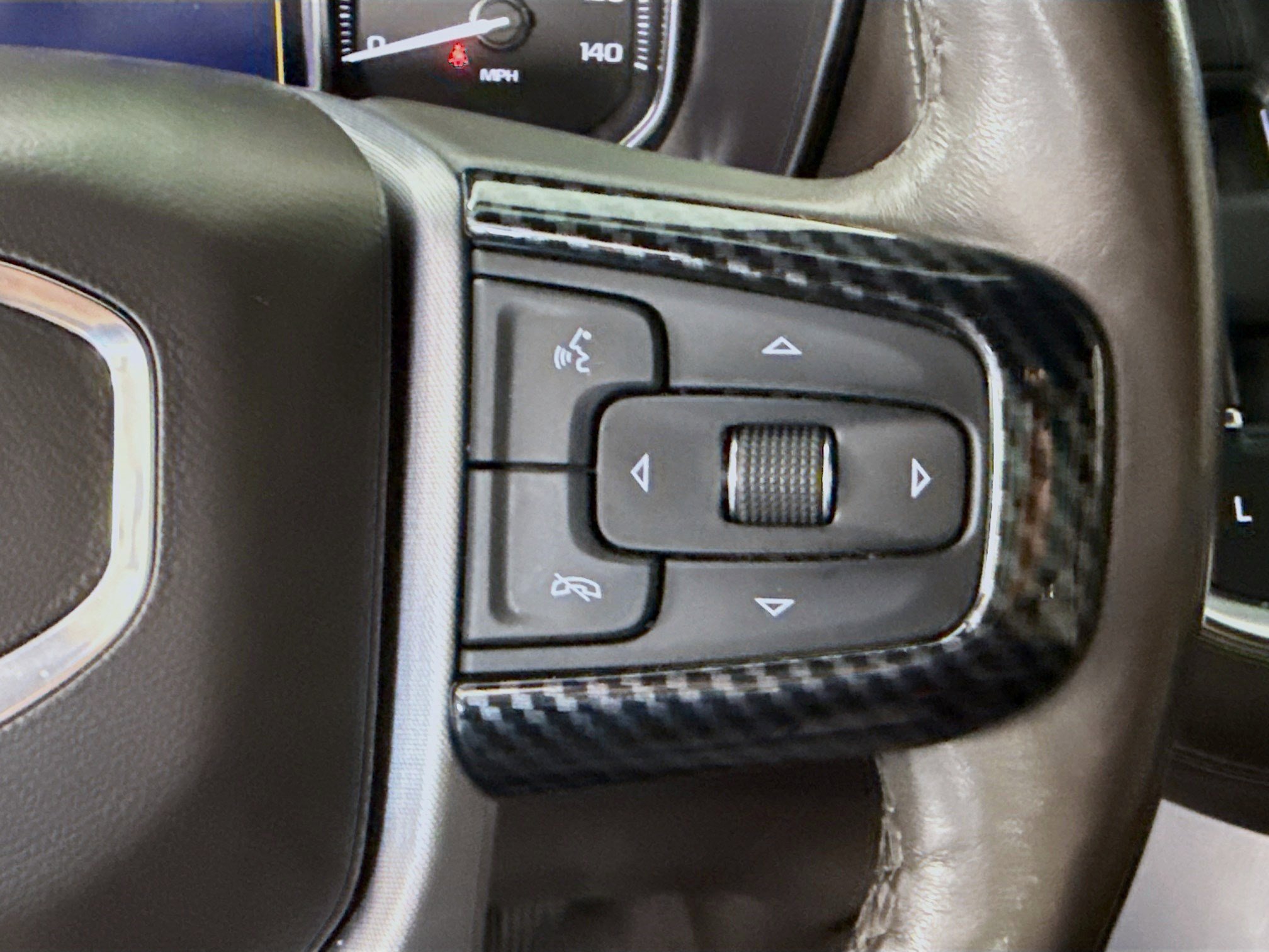 Used 2021 GMC Yukon SLT w/ SLT Luxury Package image 15