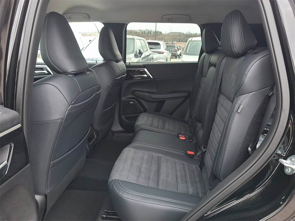 New 2026 Mitsubishi Outlander SE image 5