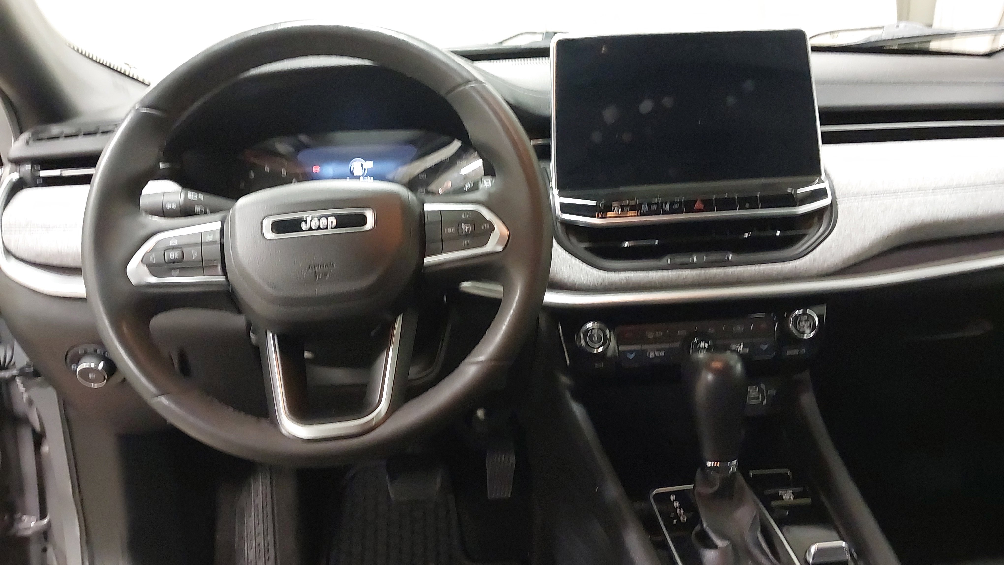 Used 2023 Jeep Compass Latitude w/ Convenience Group AWD/4WD image 26