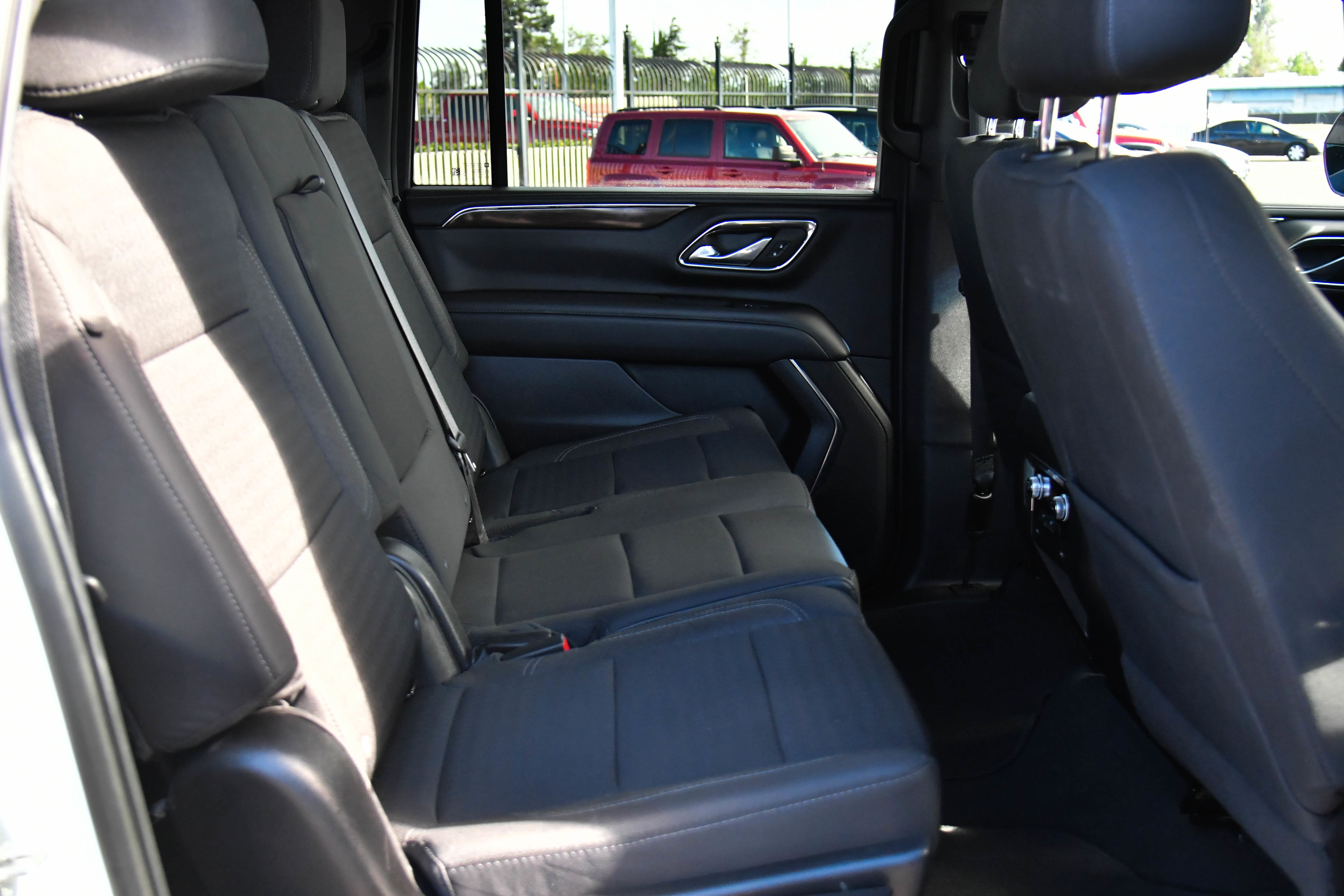 Used 2023 GMC Yukon XL SLE RWD image 49
