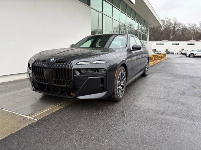 New 2026 BMW 750e xDrive w/ Premium Package image 9