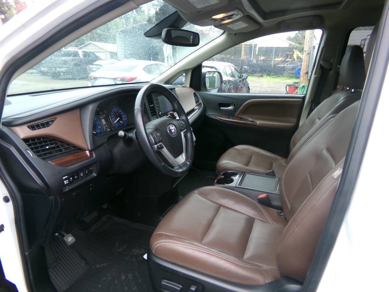 Used 2018 Toyota Sienna Limited Premium w/ Carpet Mat Package AWD/4WD image 14