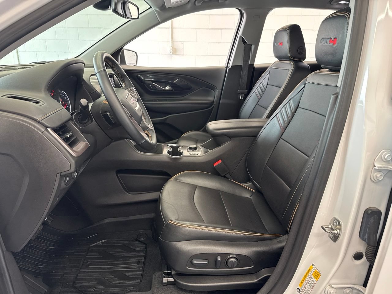 Used 2024 GMC Terrain AT4 AWD/4WD image 14