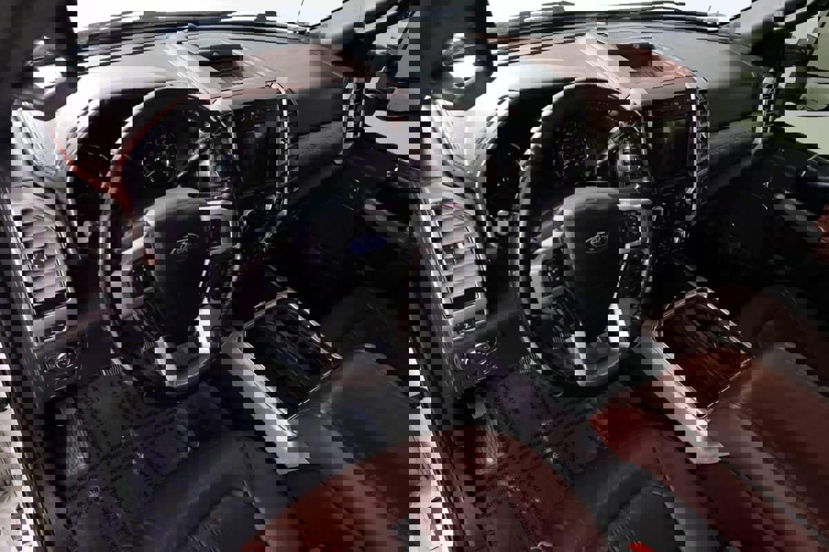 Used 2020 Ford F350 Platinum w/ FX4 Off-Road Package image 24