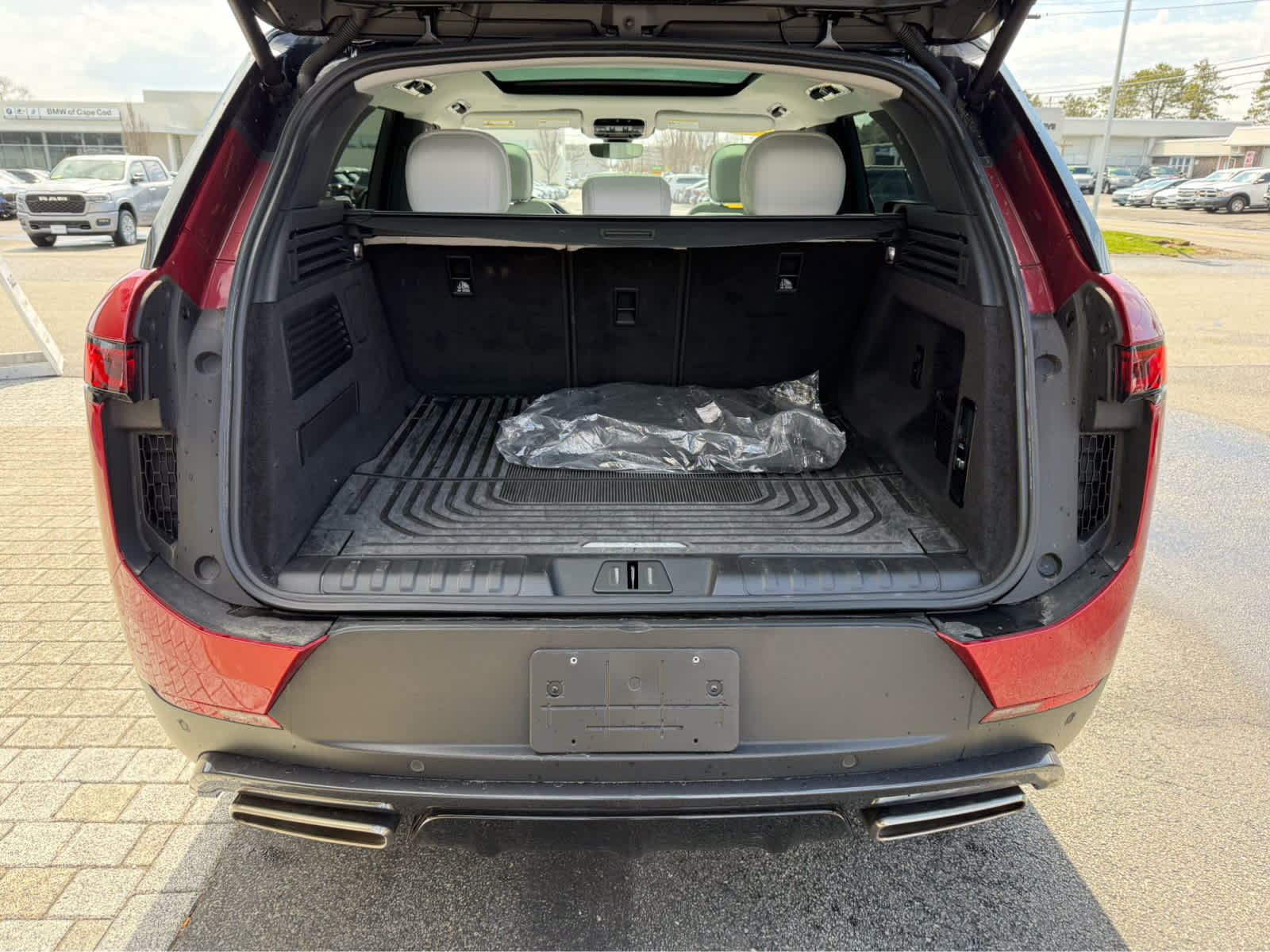 Used 2023 Land Rover Range Rover Sport SE image 8