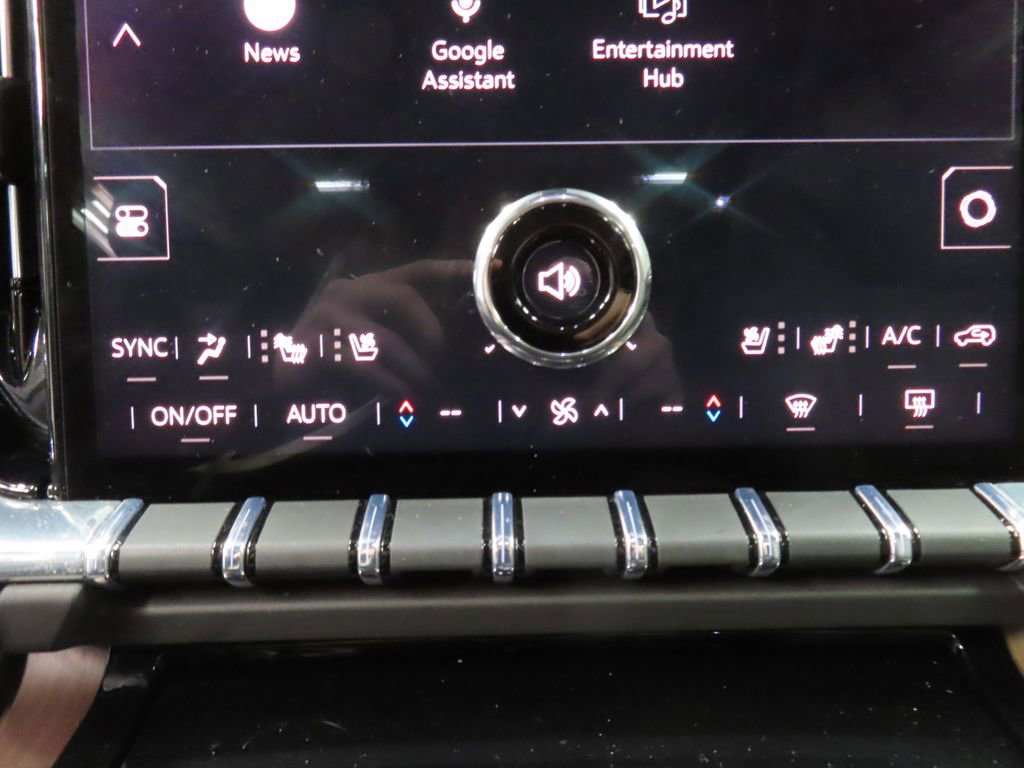 Used 2025 GMC Yukon Denali w/ Sun & Power Step Package image 51