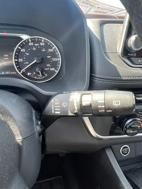 Used 2023 Nissan Rogue SV FWD image 13
