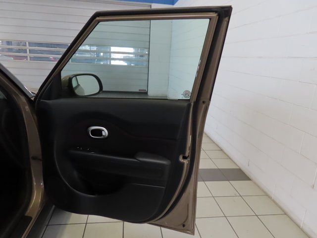 Used 2016 Kia Soul Base image 26