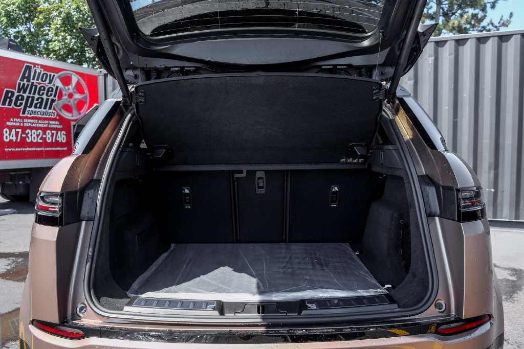 New 2026 Land Rover Range Rover Evoque Hoxton AWD/4WD image 9