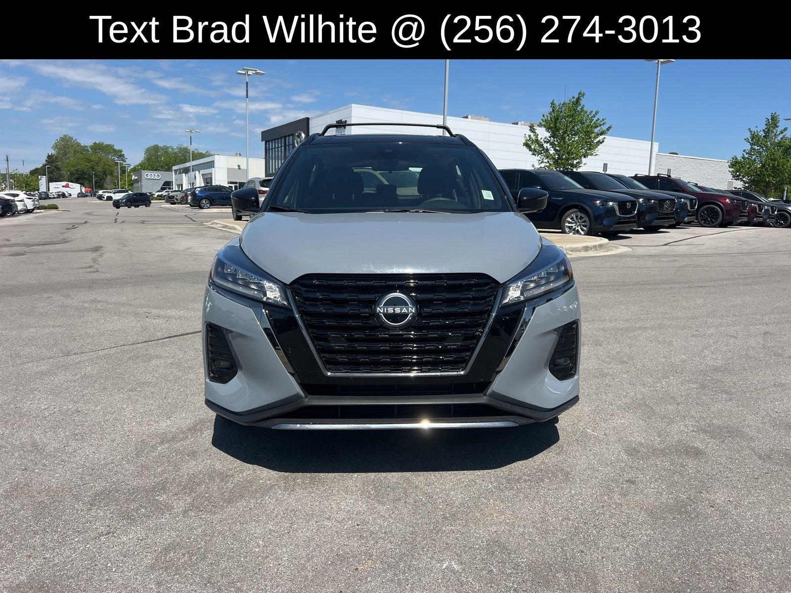 Used 2023 Nissan Kicks SR w/ Exterior Package image 2