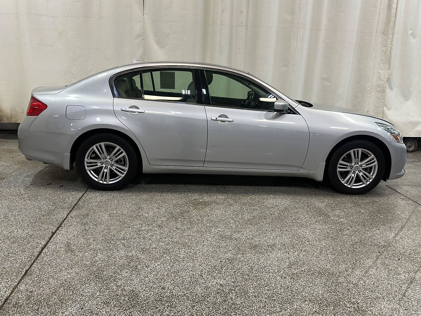 Used 2013 INFINITI G37 x Sedan w/ Premium Pkg AWD/4WD image 6